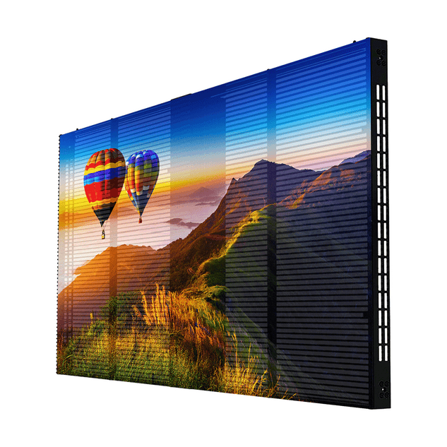 Pantalla LED transparente encendida con un paisaje de montaña y globos aerostáticos entre sus tiras